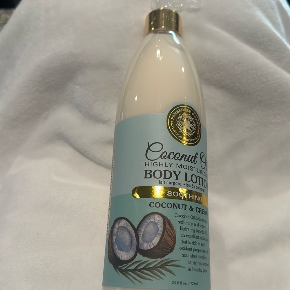 NWT Pembrooke & Kent Coconut Oil Highly Moisturizing Body Lotion. Size 24.6 oz.